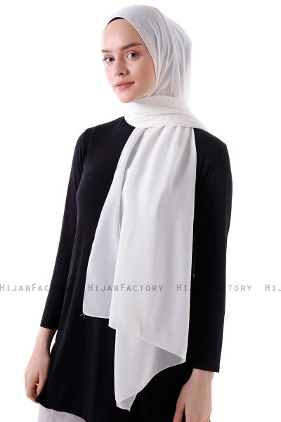 Hadise - Creme Chiffon Hijab