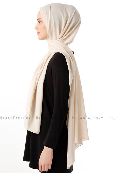 Hadise - Nude Chiffon Hijab