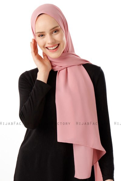 Hadise - Pink Chiffon Hijab