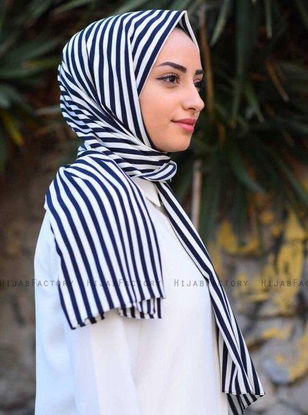Marwa - Striped Crepe Hijab