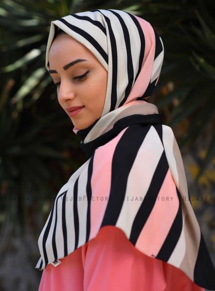 Marwa - Black Patterned Crepe Hijab
