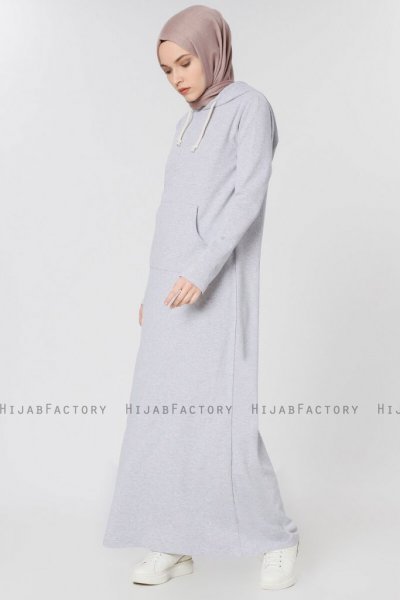 Nasira Grå Klänning Med Hood 280105c