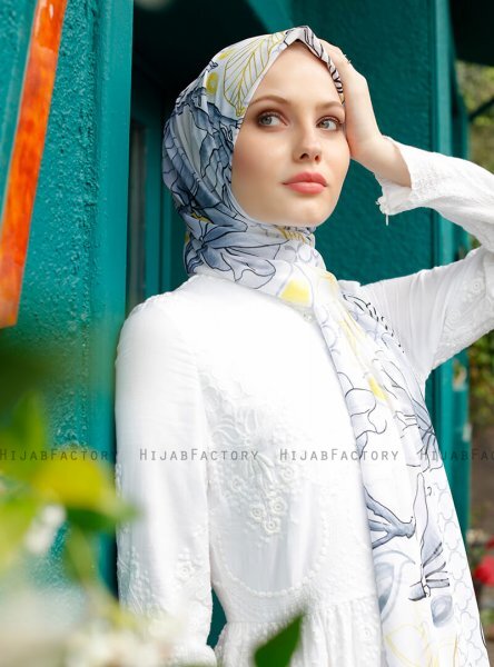 Pariza - Pink Leaf Patterned Hijab