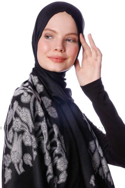 Roshan - Black Hijab - Özsoy